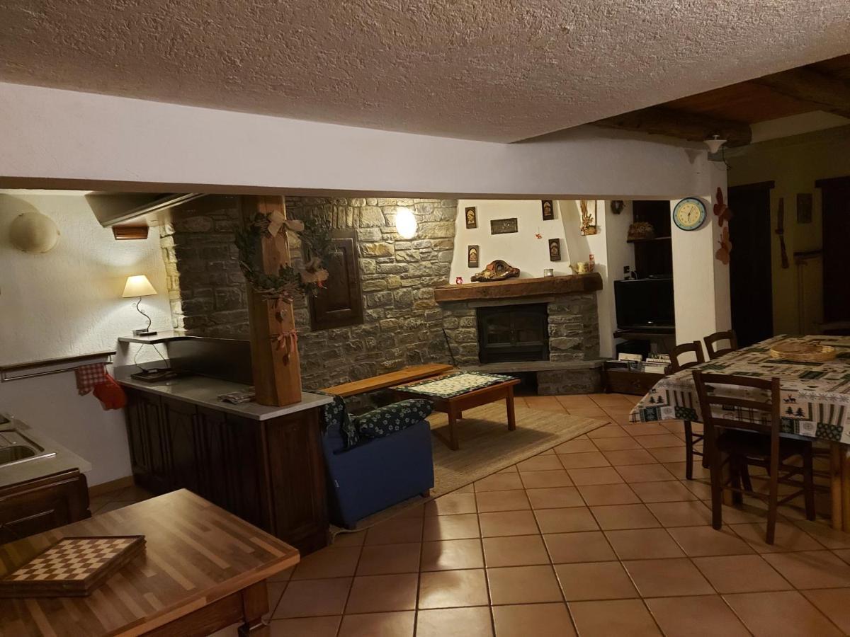 La Taverna Alloggio Ad Uso Turistico - Vda -Sarre - Cir- 0073 アオスタ エクステリア 写真